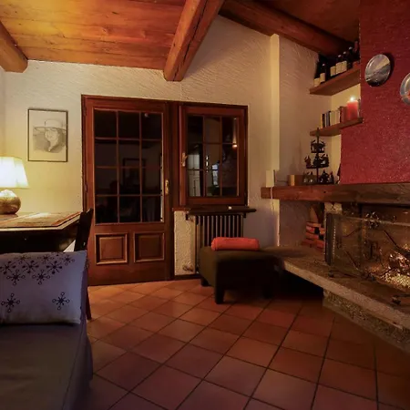 Il Pruno Del Rosa * מקוניאגה